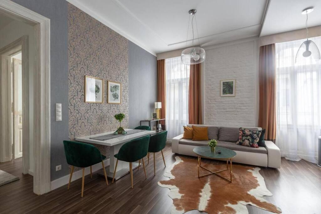 Chic, Captivating Space Boedapest Buitenkant foto